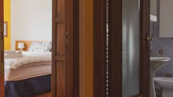 1 camera, Wi-Fi, lenzuola