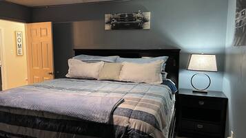 3 bedrooms, desk, iron/ironing board, free WiFi