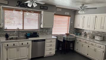 Micro-ondas, fogão, cooktop, lava-louças