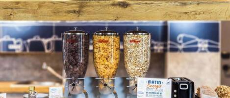 Daily buffet breakfast (EUR 9.90 per person)