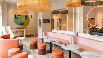 Bar (en el alojamiento)