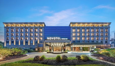 Exterior. Novotel Shanghai Hongqiao International Airport