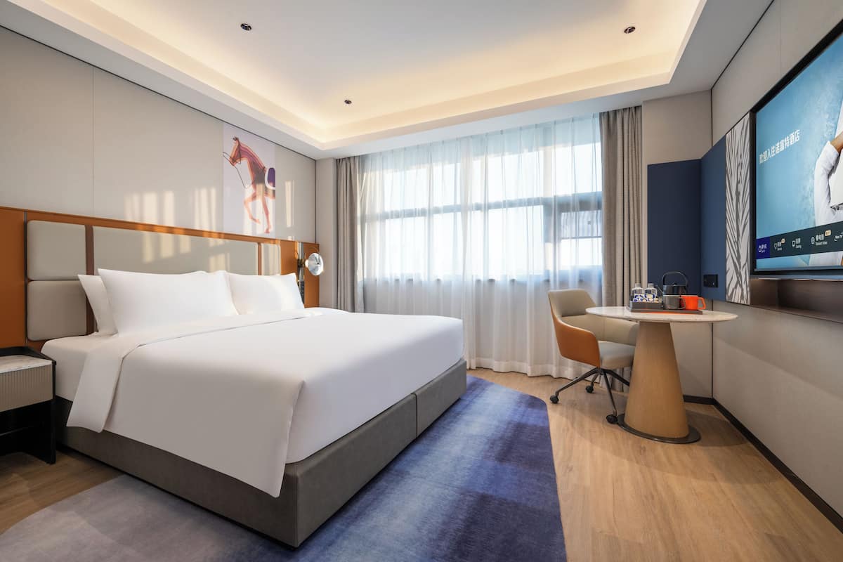 Superior Room, 1 King Bed | Down duvets, minibar, blackout curtains, soundproofing