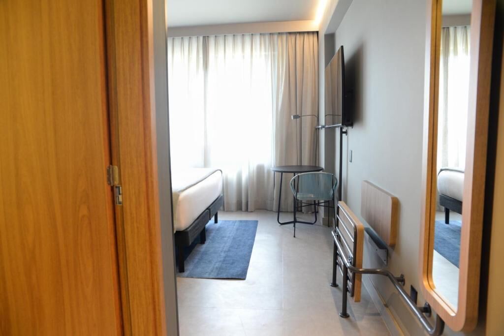Frigobar, cofres nos quartos, Wi-Fi de cortesia, roupa de cama