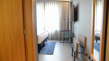 Frigobar, cofres nos quartos, Wi-Fi de cortesia, roupa de cama