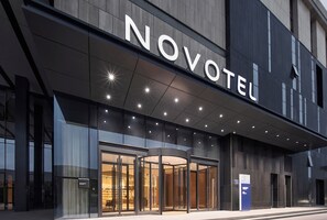 Front of property - Novotel Yinchuan Lanxigu (Yinchuan)