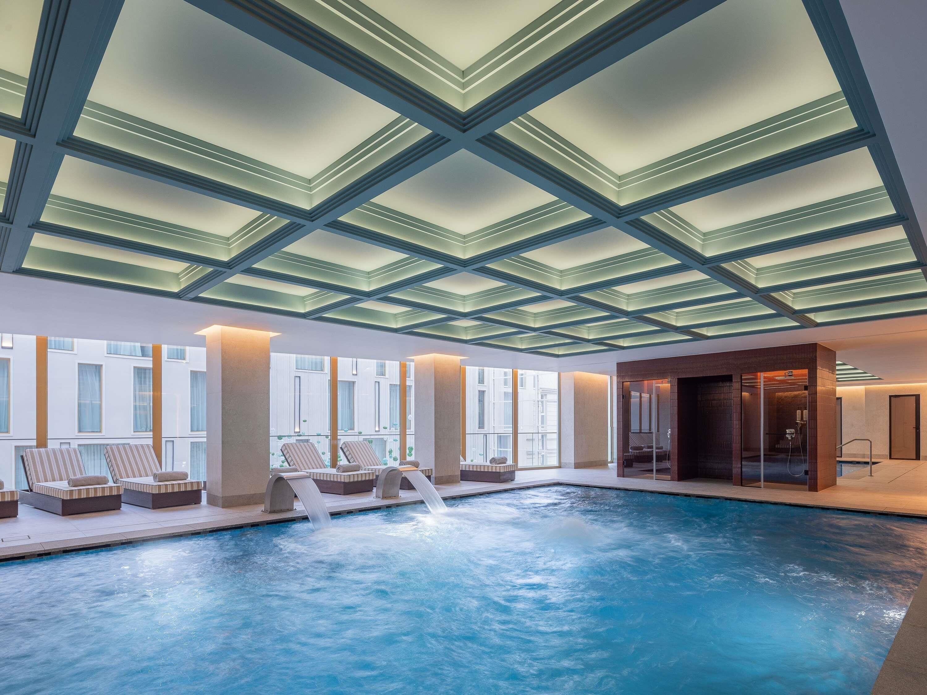 2 indoor pools
