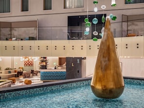 2 bars/lounges, lobby lounge, rooftop bar