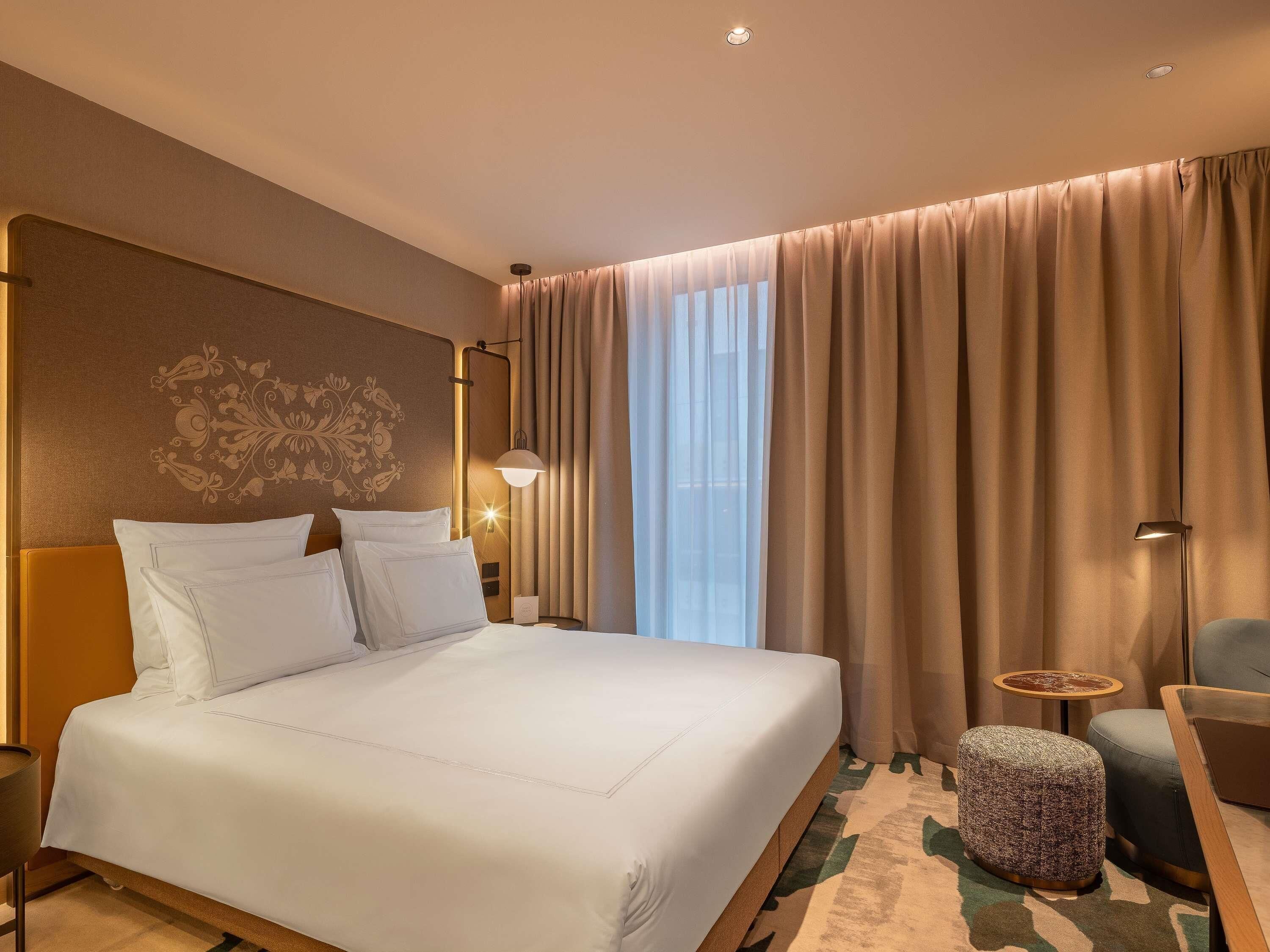 Swiss Advantage Room, Huone | Ylelliset vuodevaatteet, minibaari, tallelokero huoneessa, työpöytä