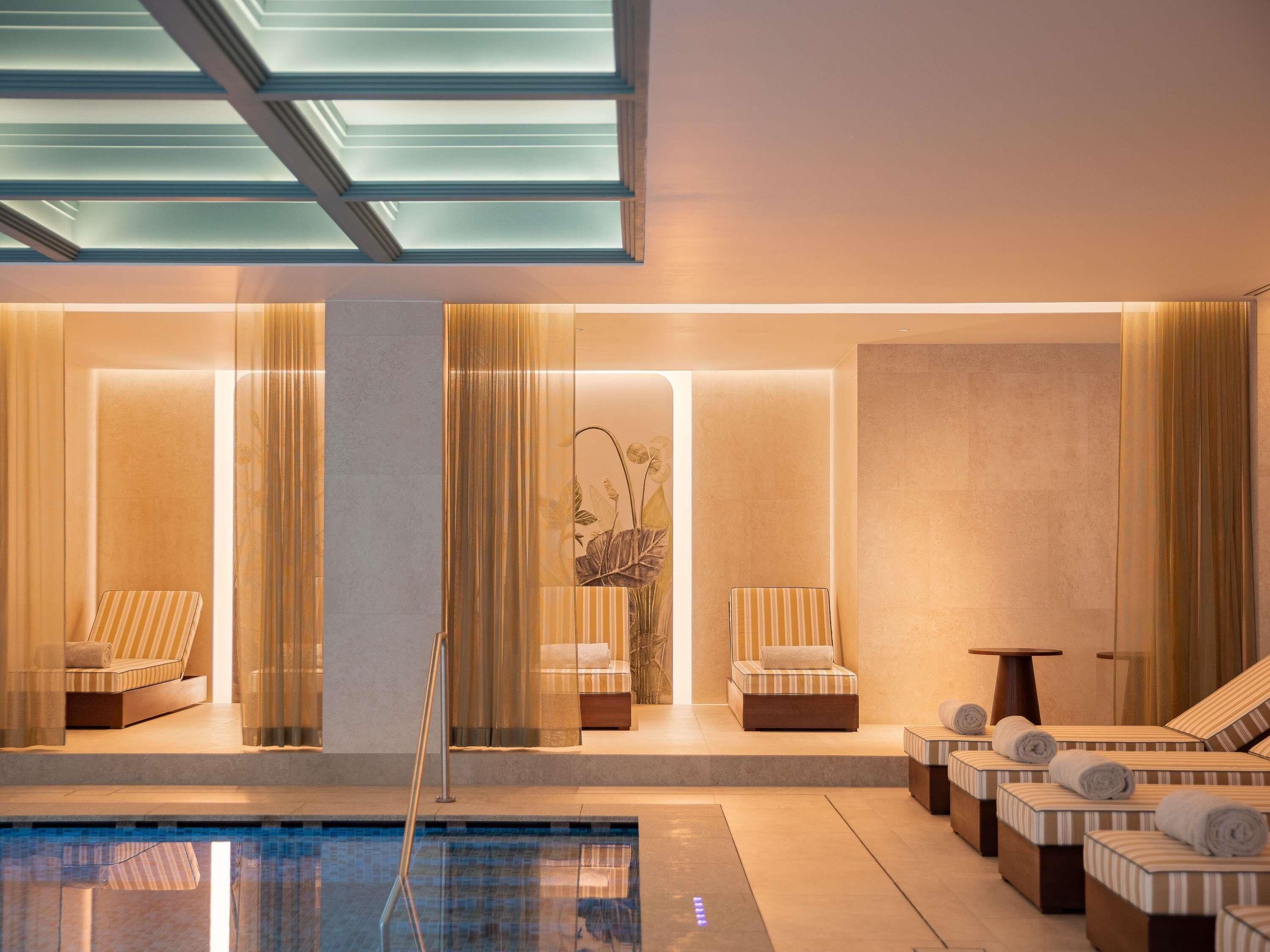 2 indoor pools