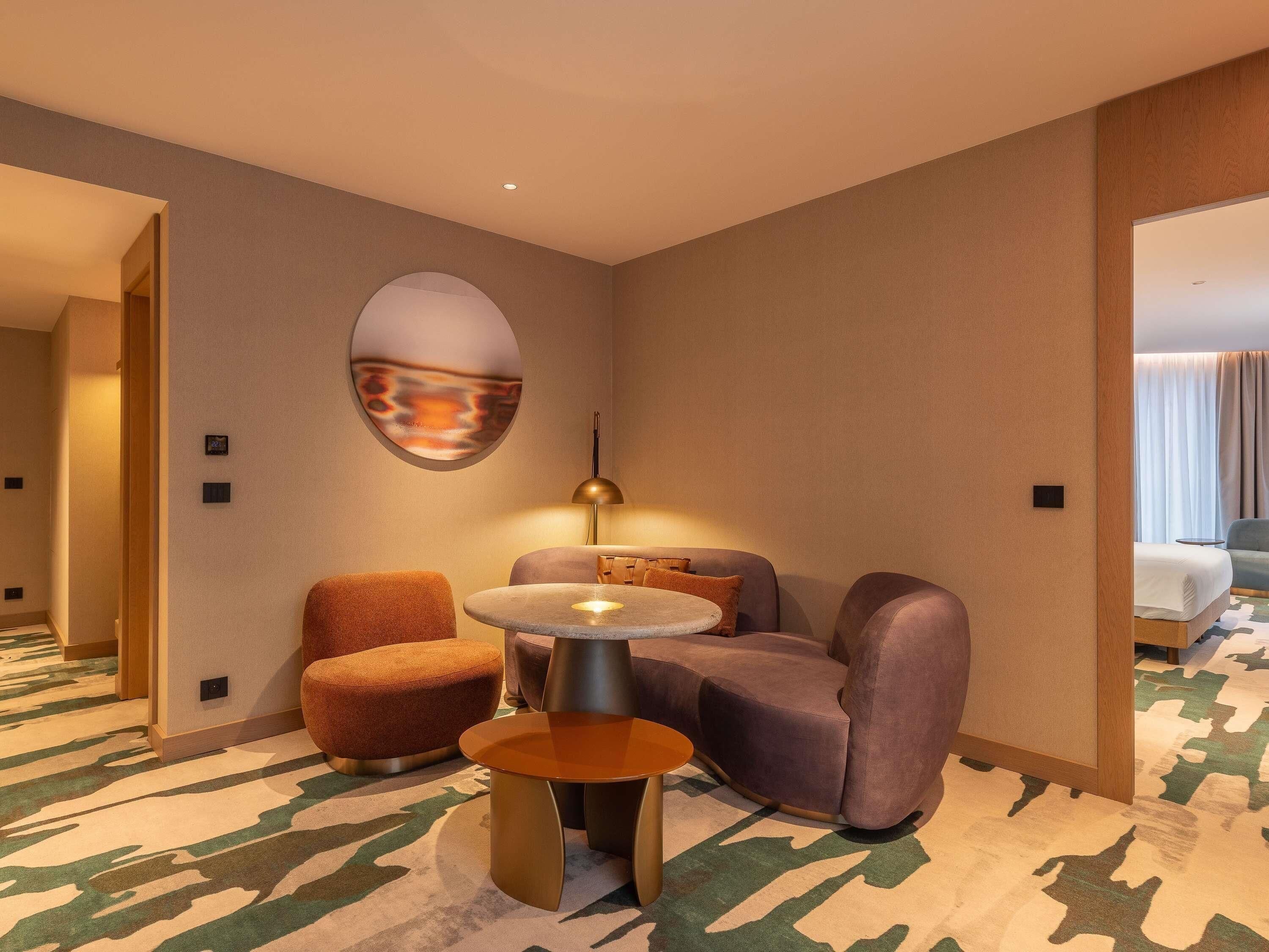 Premium bedding, minibar, in-room safe, desk