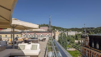 2 bars, lounge dans le hall, bar sur le toit