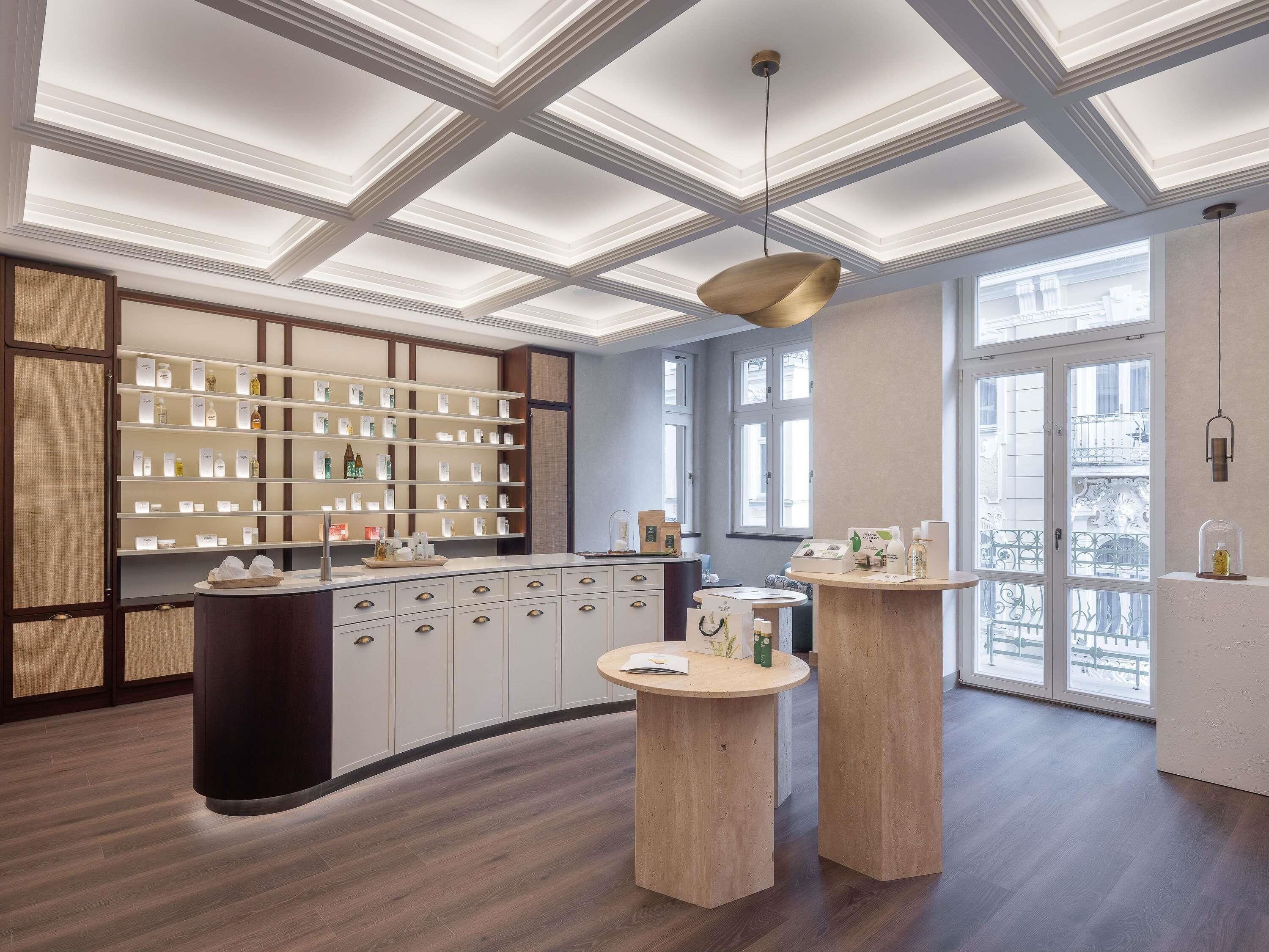 Couples treatment rooms, Turkish bath, body treatments, aromatherapy