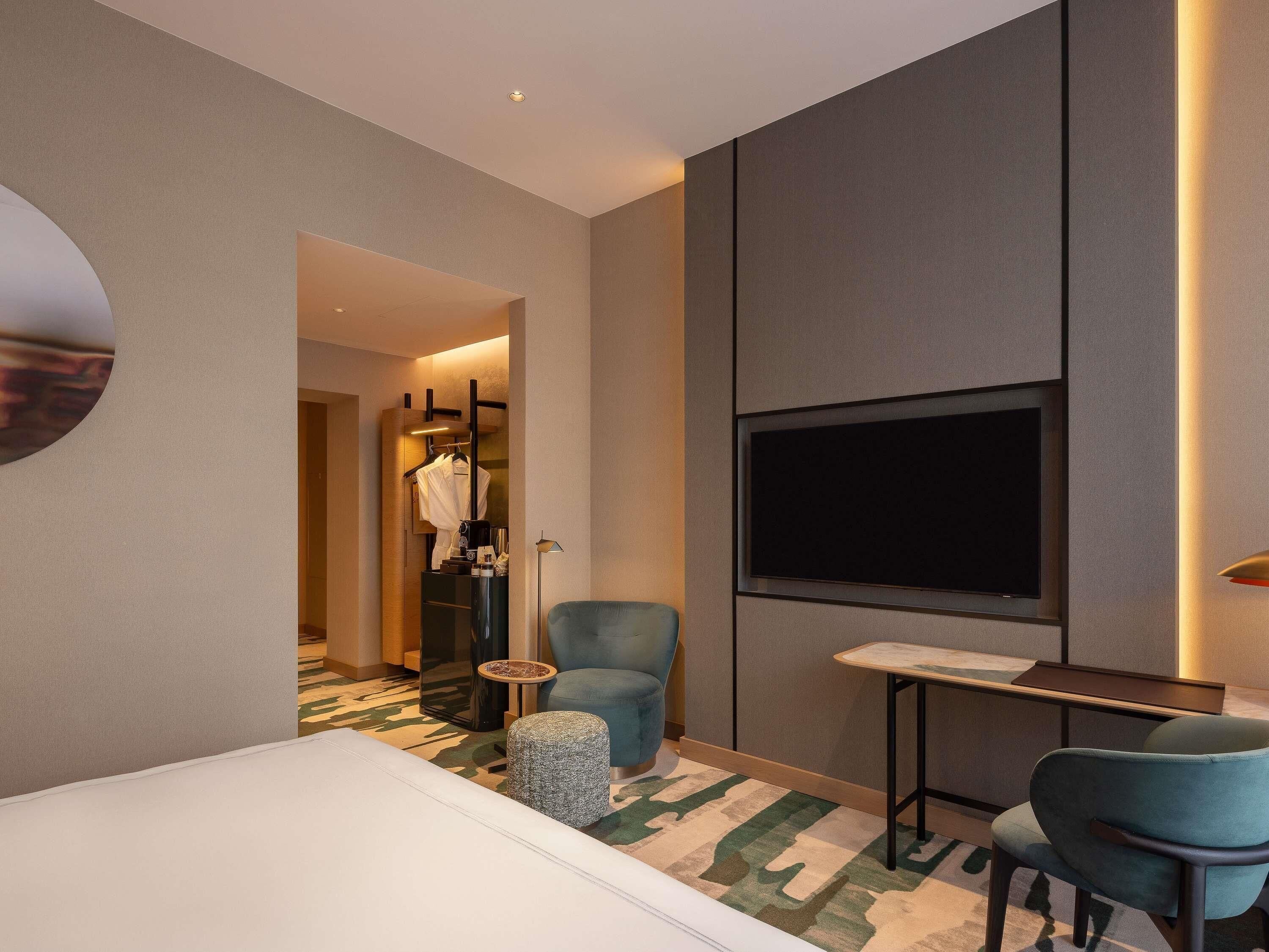 Swiss, Superior Room, 1 Double Bed | 高档床上用品、迷你吧、客房内保险箱、办公桌