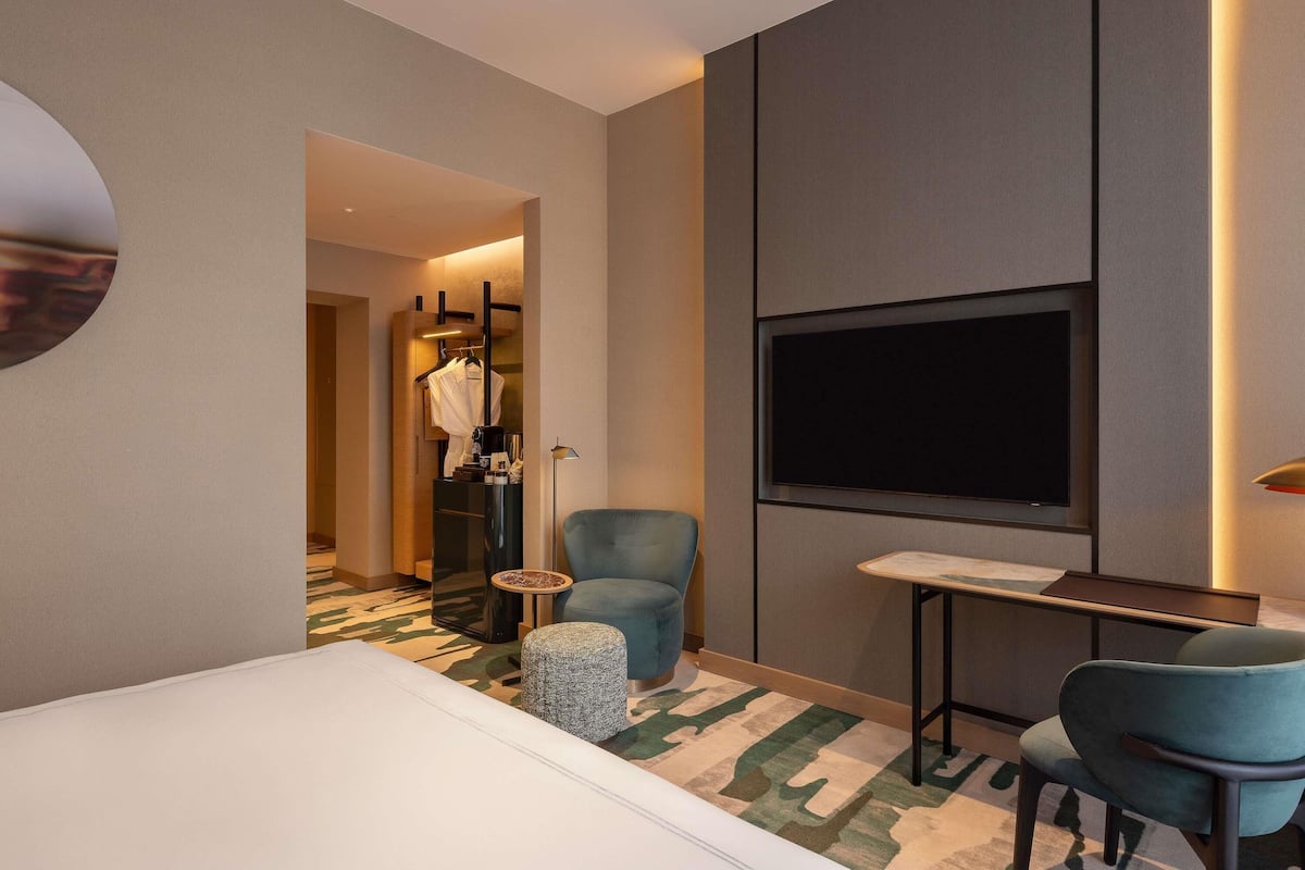 Swiss, Superior Room, 1 Double Bed | 高档床上用品、迷你吧、客房内保险箱、办公桌