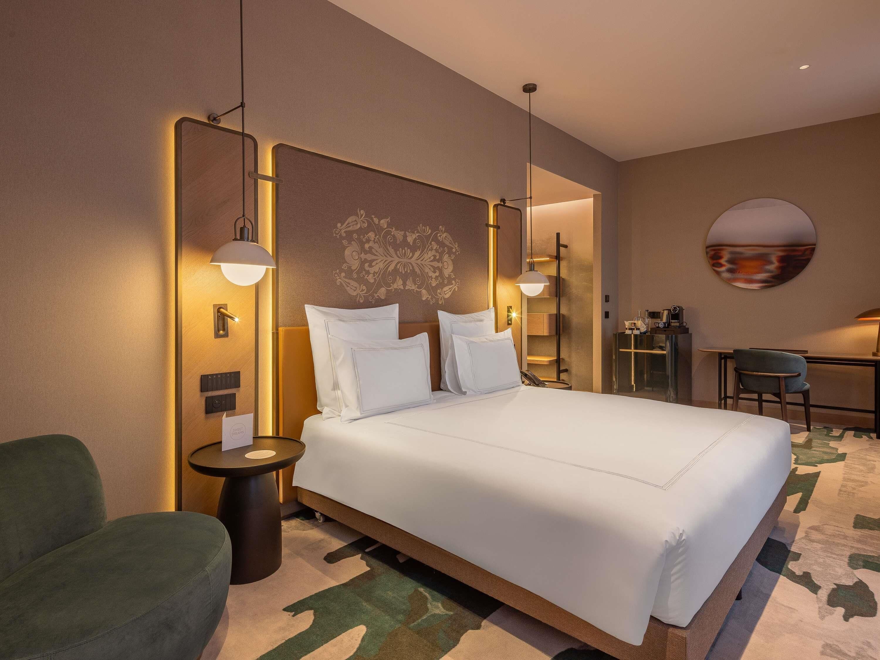 Swiss Advantage Room (Accessible) | Biancheria da letto di alta qualità, minibar, cassaforte in camera