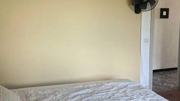 1 camera, Wi-Fi, lenzuola