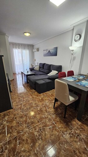 Fantastic 4-bedroom apartment, only 150m from the beach of Los Locos, Torrevieja