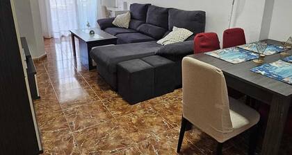 Fantastic 4-bedroom apartment, only 150m from the beach of Los Locos, Torrevieja