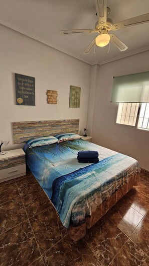 3 bedrooms, desk, iron/ironing board, free WiFi