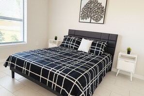 3 chambres, fer et planche à repasser, Wi-Fi gratuit, draps fournis