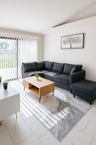 Spacious 3-Bedroom Getaway — Perfect for Families or Groups!”