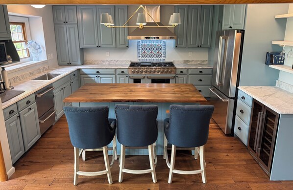 Mikrowelle, Ofen, Herdplatte, Geschirrspüler