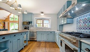 Mikrowelle, Ofen, Herdplatte, Geschirrspüler