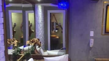 Deluxe Double Room, 1 Double Bed | WiFi