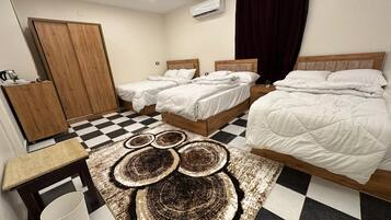 Værelse til 3 personer | Skrivebord, gratis Wi-Fi