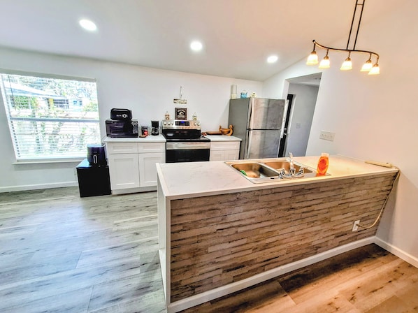 Mikrobølgeovn, ovn og kokeplater