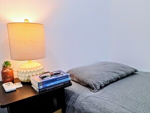 1 bedroom, bed sheets