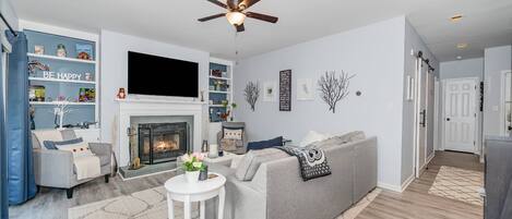 TV, fireplace