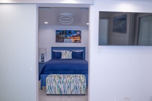 Iron/ironing board, WiFi