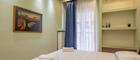 1 chambre, fer et planche à repasser, Wi-Fi, draps fournis