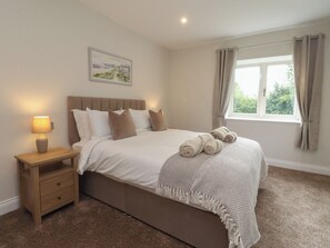 5 bedrooms, individually decorated, individually furnished, free WiFi