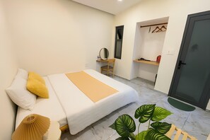 Superior Double Room, City View | Desk, free WiFi