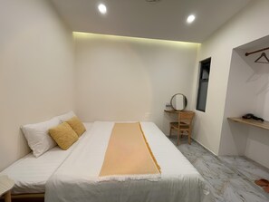 Superior Double Room, City View | Desk, free WiFi