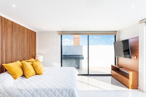 4 habitaciones, tabla de planchar con plancha, wifi y ropa de cama 