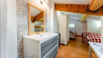 1 Schlafzimmer, Bügeleisen/Bügelbrett, WLAN, Bettwäsche