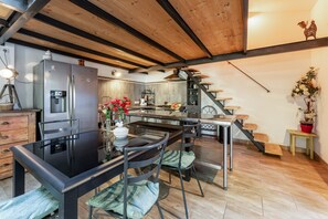 Fridge, microwave, oven, stovetop - Apartment 'Gîte Marie - Monteux' with Private Pool, Wi-Fi and Air Conditioning (Monteux)