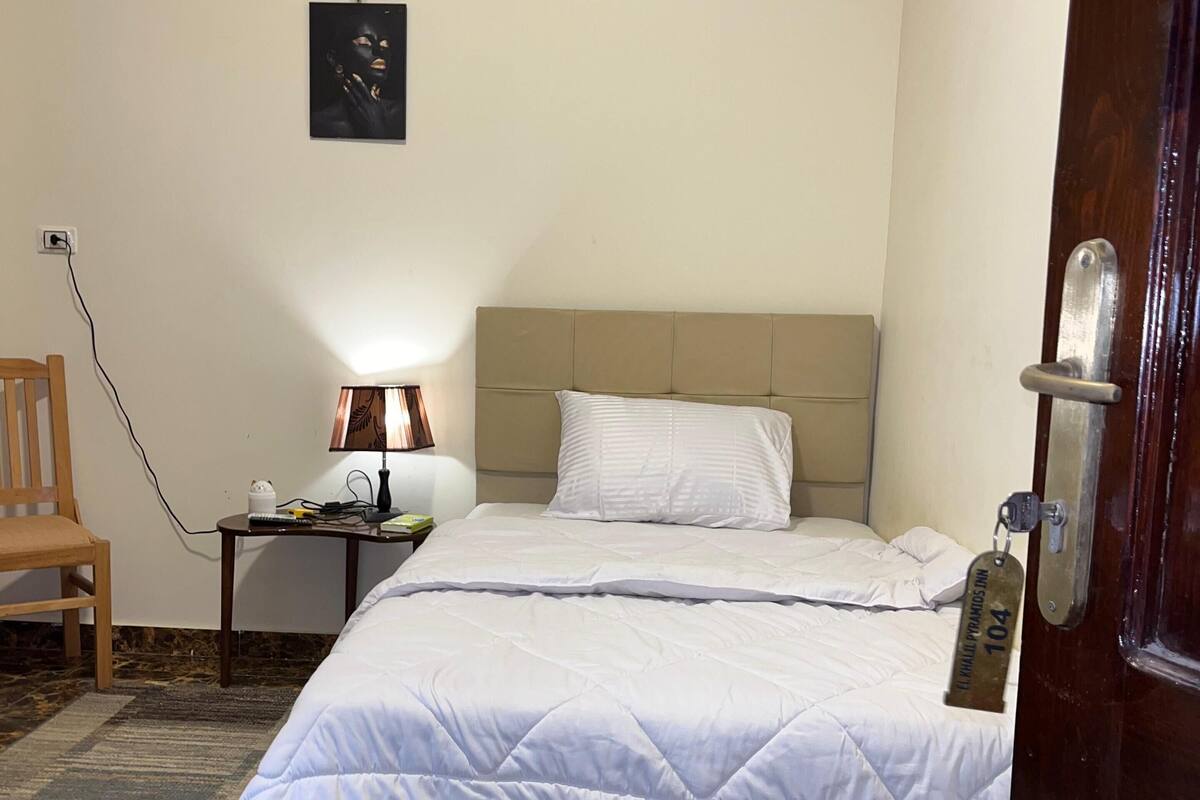 Classic Single Room | Desk, WiFi (free)