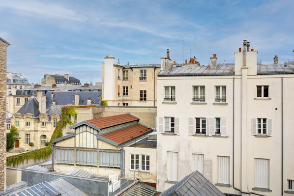 Exterior - Stylish 1BR in Le Marais District (Paris)