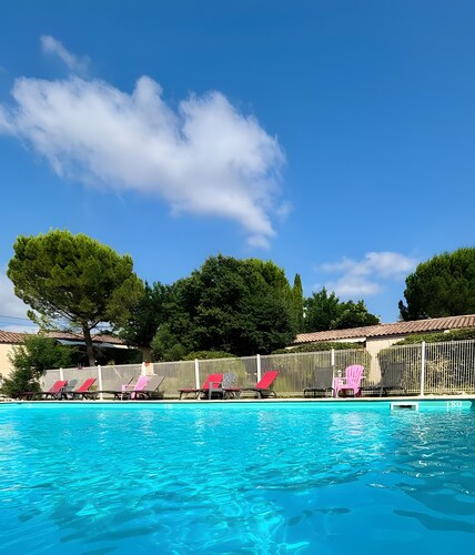 Gîte 'Le Cyprès' chez Heike et Didier, piscine partagée, Wi-Fi et climatisation