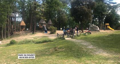 GĂźte 'Le FrĂȘne' chez Heike et Didier, piscine partagĂ©e, Wi-Fi et climatisation