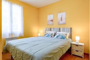 2 bedrooms, WiFi - Holiday Home "Gîte Le Micocoulier" with Shared Pool, Wi-Fi and Air Conditioning (Saint-Christol-lès-Alès)