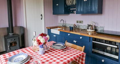 Brondel Luxury Shepherd's Hut