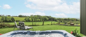 บรอนเดล ลักชัวรี เชพเพิร์ดส์ ฮัท