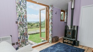 Unclassified image, 3 of 18, button - Brondel Luxury Shepherd's Hut (Aberystwyth)