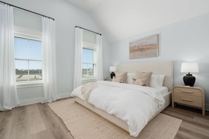 4 bedrooms, iron/ironing board, WiFi, bed sheets
